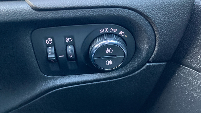 Vauxhall Grandland 1.5 Turbo D Ultimate 5dr Auto Diesel Hatchback